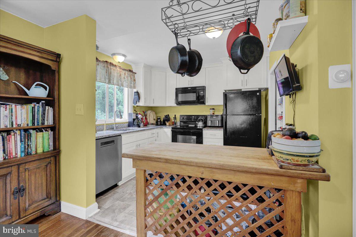 59 Upland Road Reading, PA 19609 - Photo 15 of 30 Kitchen