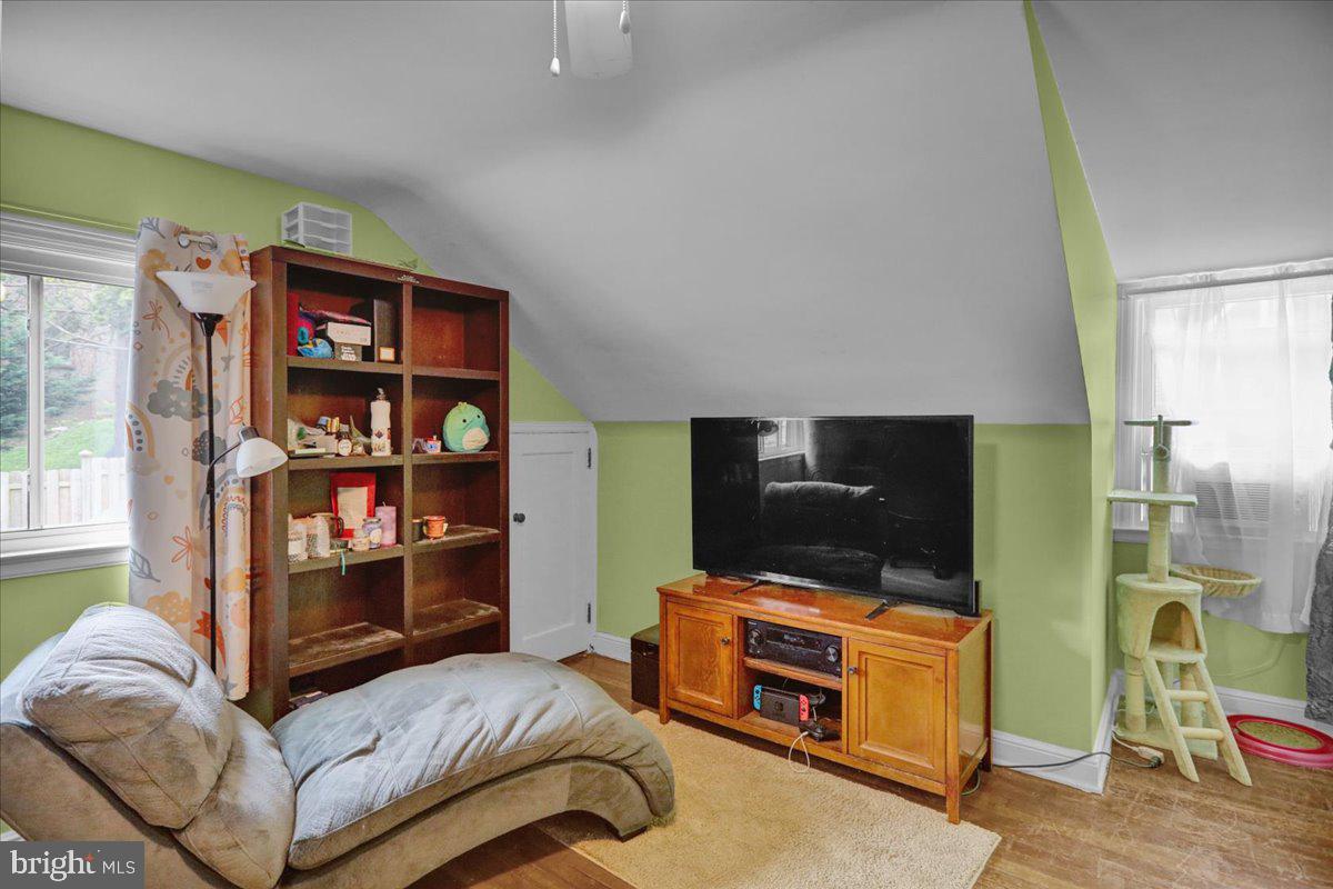 59 Upland Road Reading, PA 19609 - Photo 27 of 30 Bedroom 3/Study