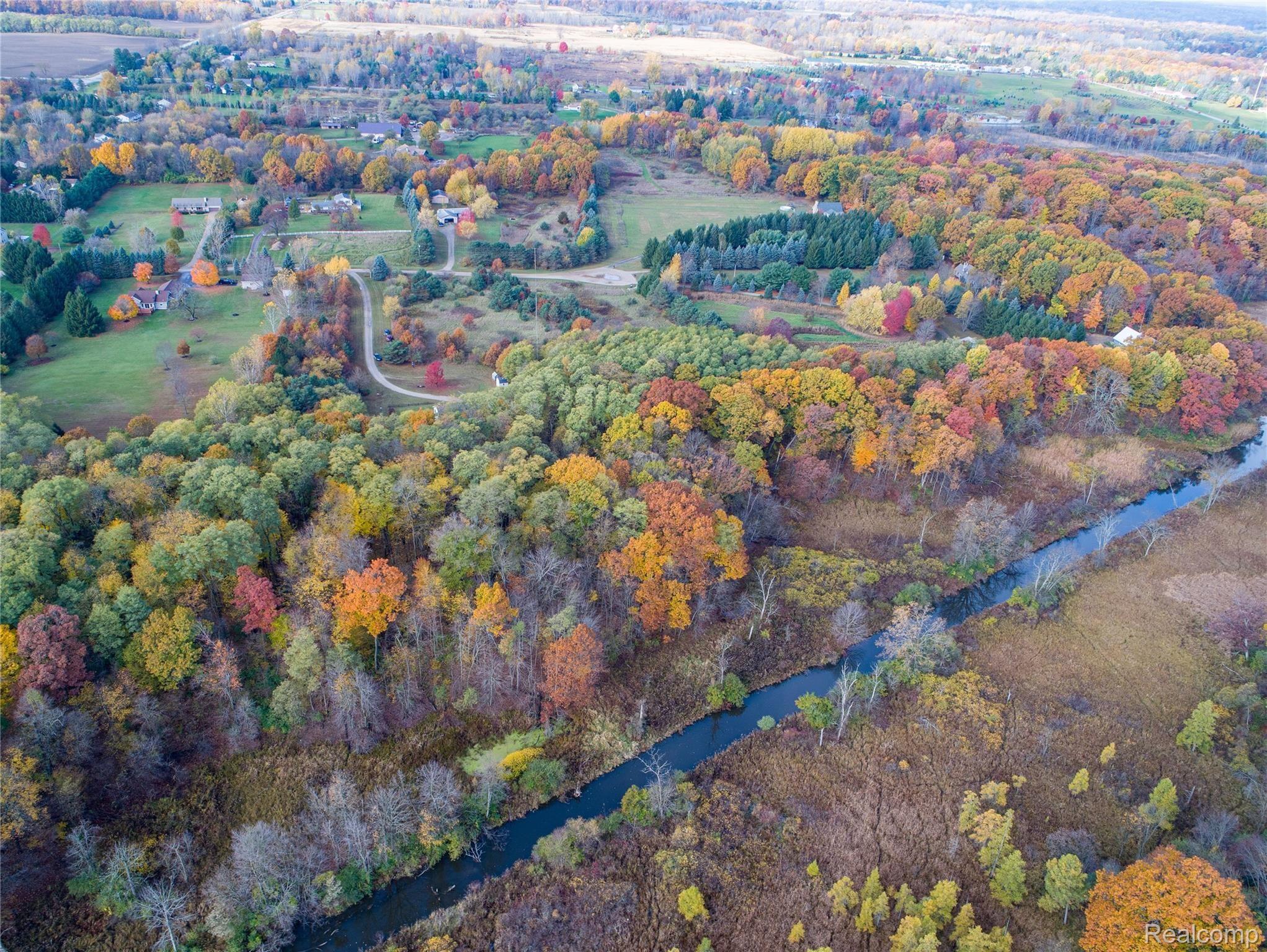 6200 Rivers Edge Drive Howell, MI 48855 - Photo 24 of 24 24 6200 Rivers Edge HDR37.jpg