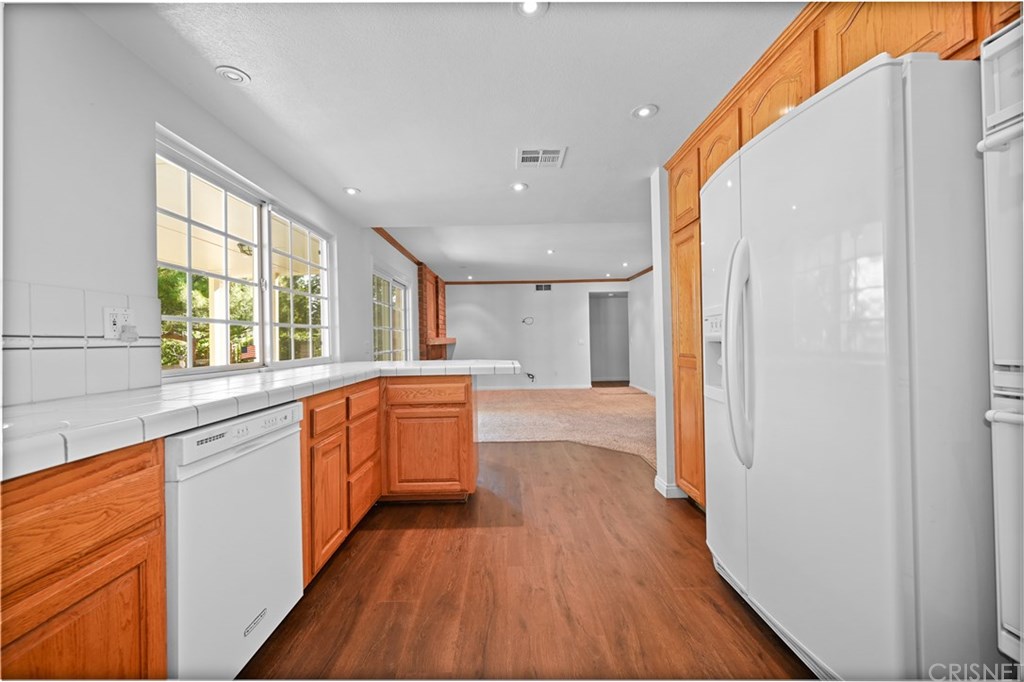 11410 Pala Mesa Drive Porter Ranch, CA 91326 - Photo 11 of 33