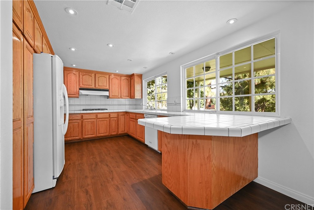 11410 Pala Mesa Drive Porter Ranch, CA 91326 - Photo 12 of 33