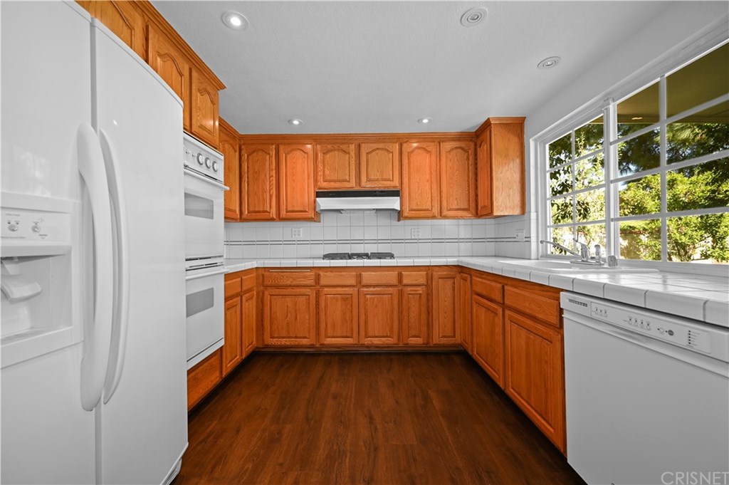 11410 Pala Mesa Drive Porter Ranch, CA 91326 - Photo 13 of 33