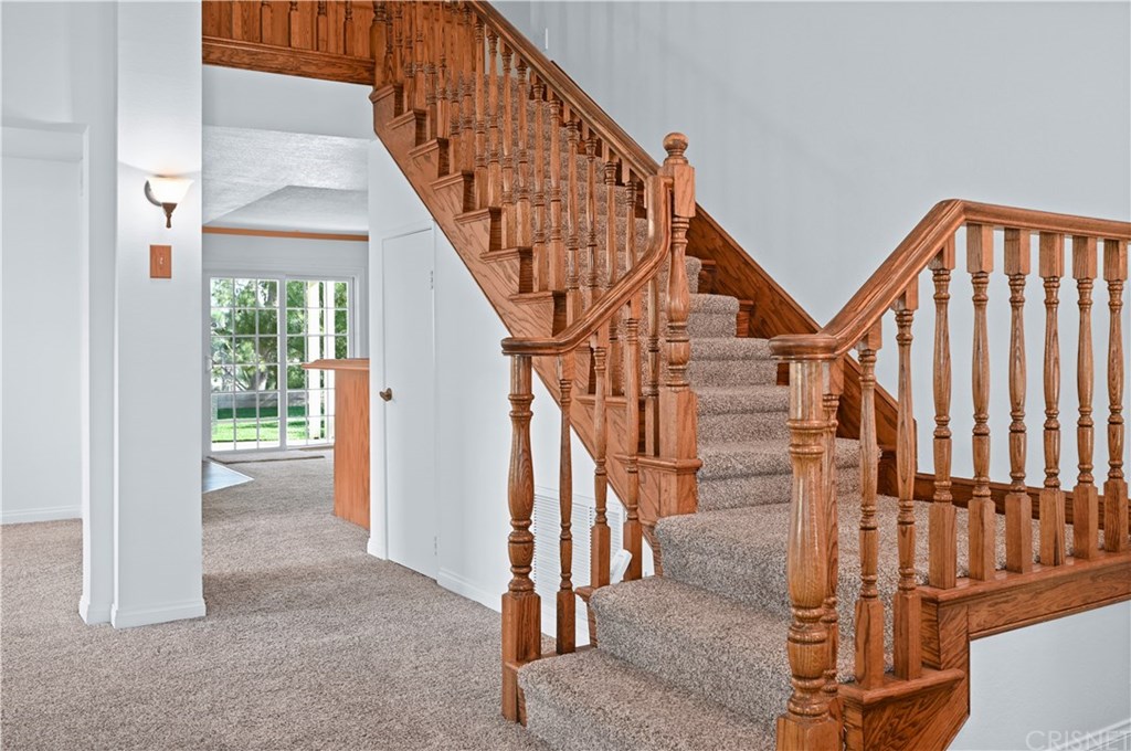 11410 Pala Mesa Drive Porter Ranch, CA 91326 - Photo 4 of 33