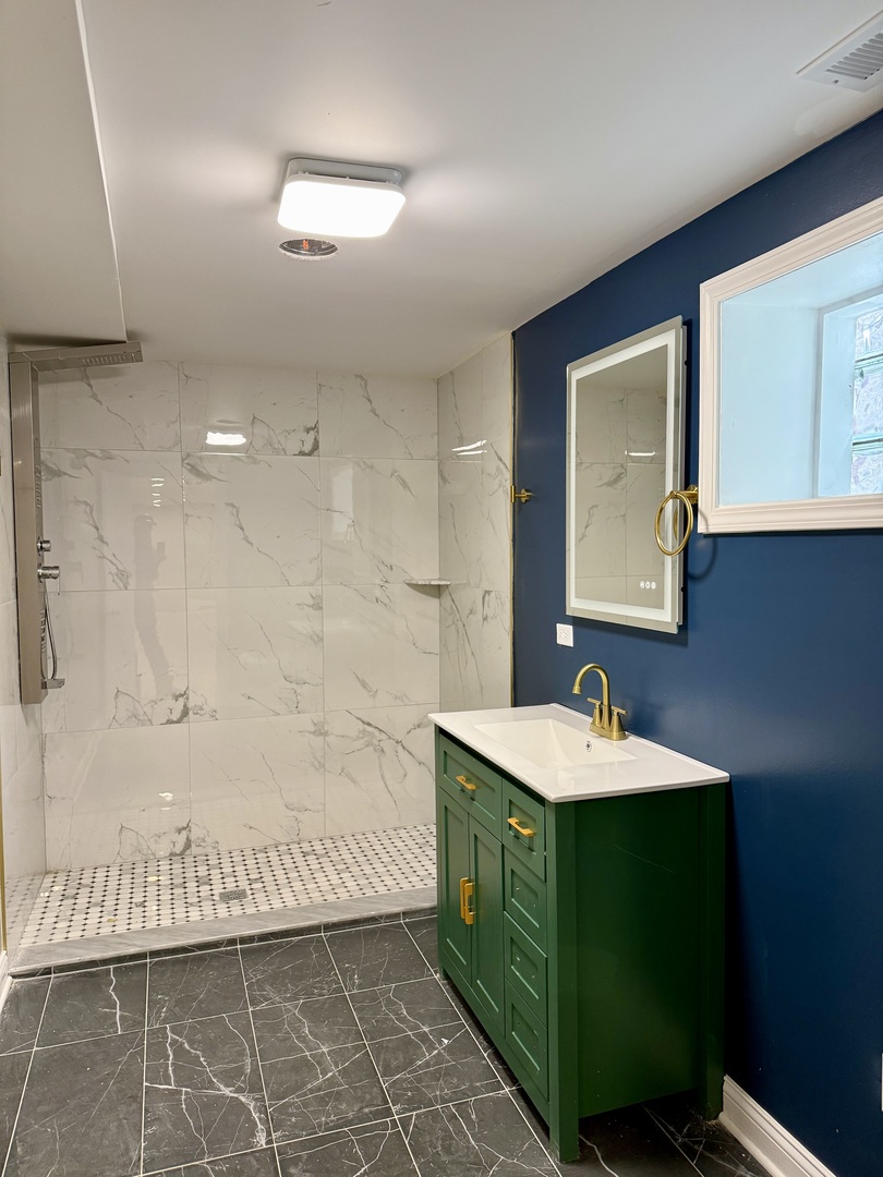 7945 South Perry Avenue Chicago, IL 60620 - Photo 11 of 30