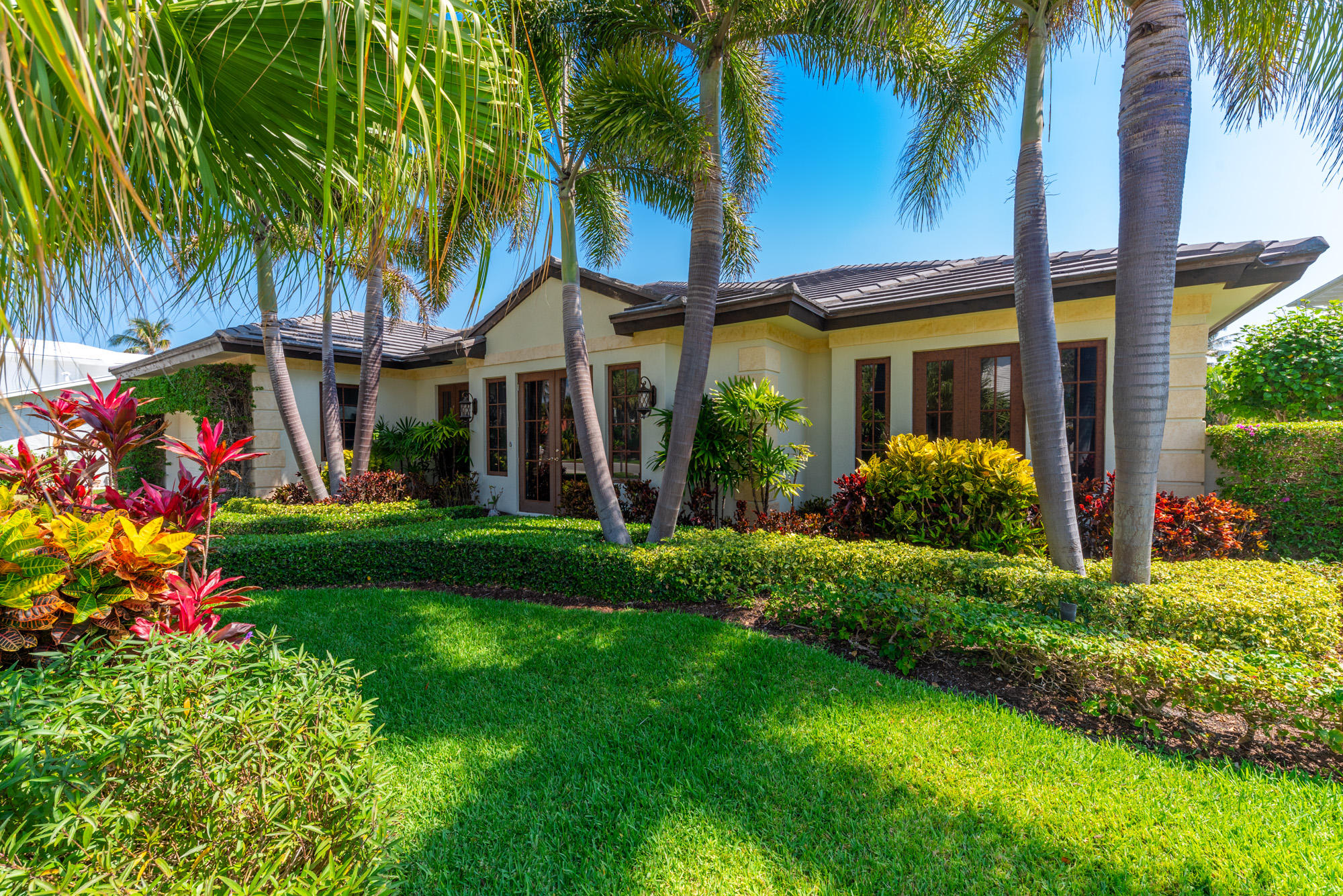 58 Colony Road Jupiter Inlet Colony, FL 33469 - Photo 3 of 36 58 Colony Rd, Jupiter, FL 33469