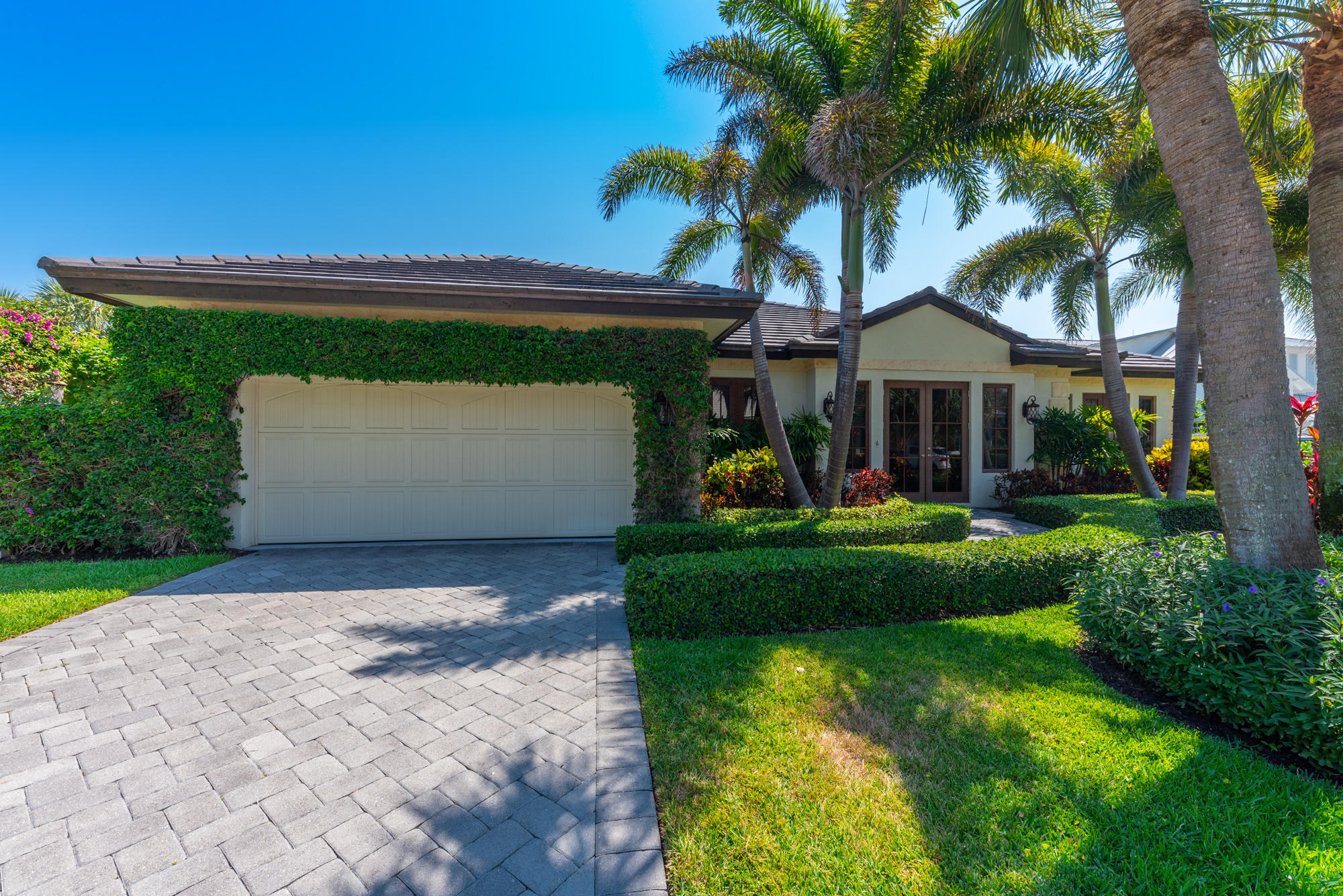 58 Colony Road Jupiter Inlet Colony, FL 33469 - Photo 4 of 36 58 Colony Rd, Jupiter, FL 33469