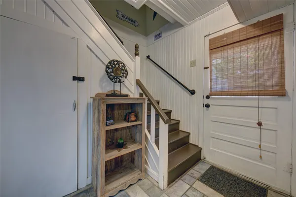 a view of entryway