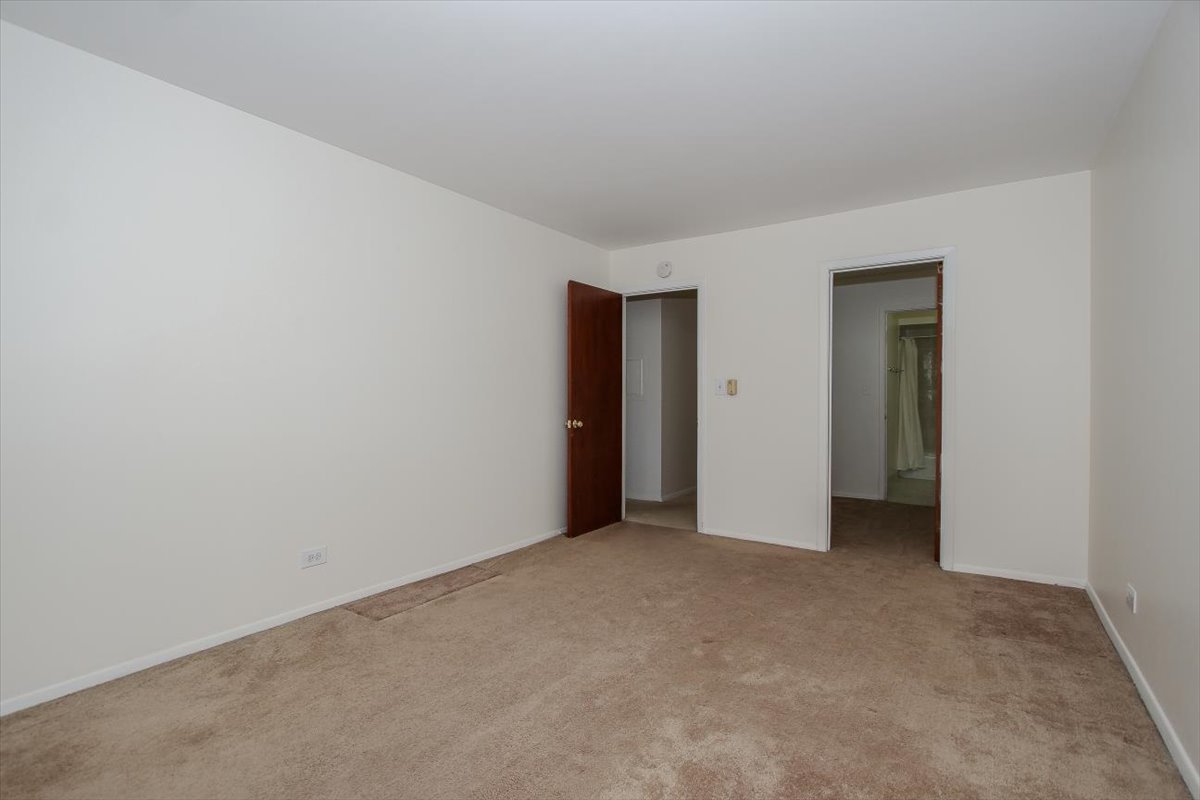 834 East Old Willow Road, Unit 209 Prospect Heights, IL 60070 - Photo 8 of 22