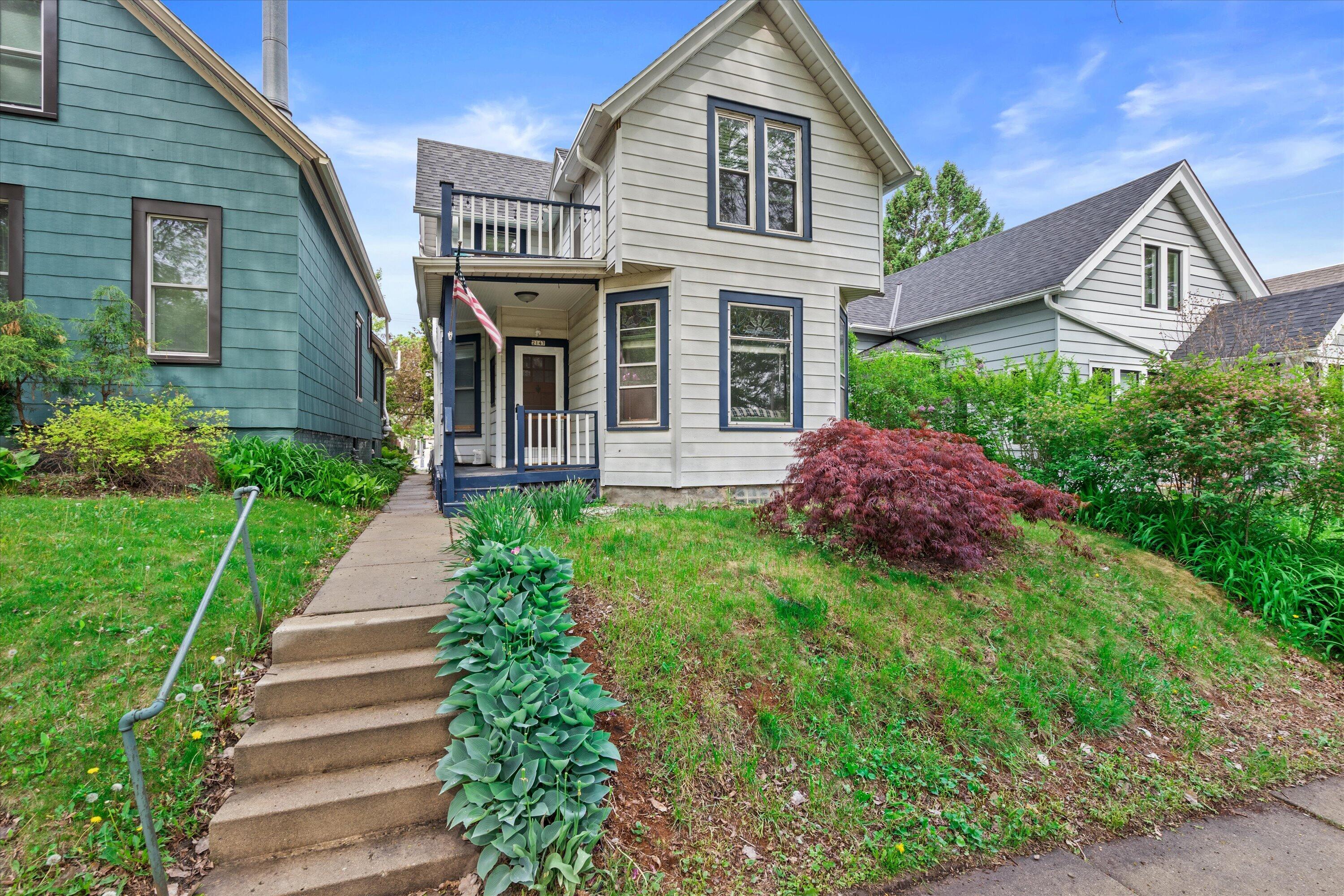 2147 South Mound Street, Unit 2147A Milwaukee, WI 53207 - Photo 1 of 26 34-DSC06024