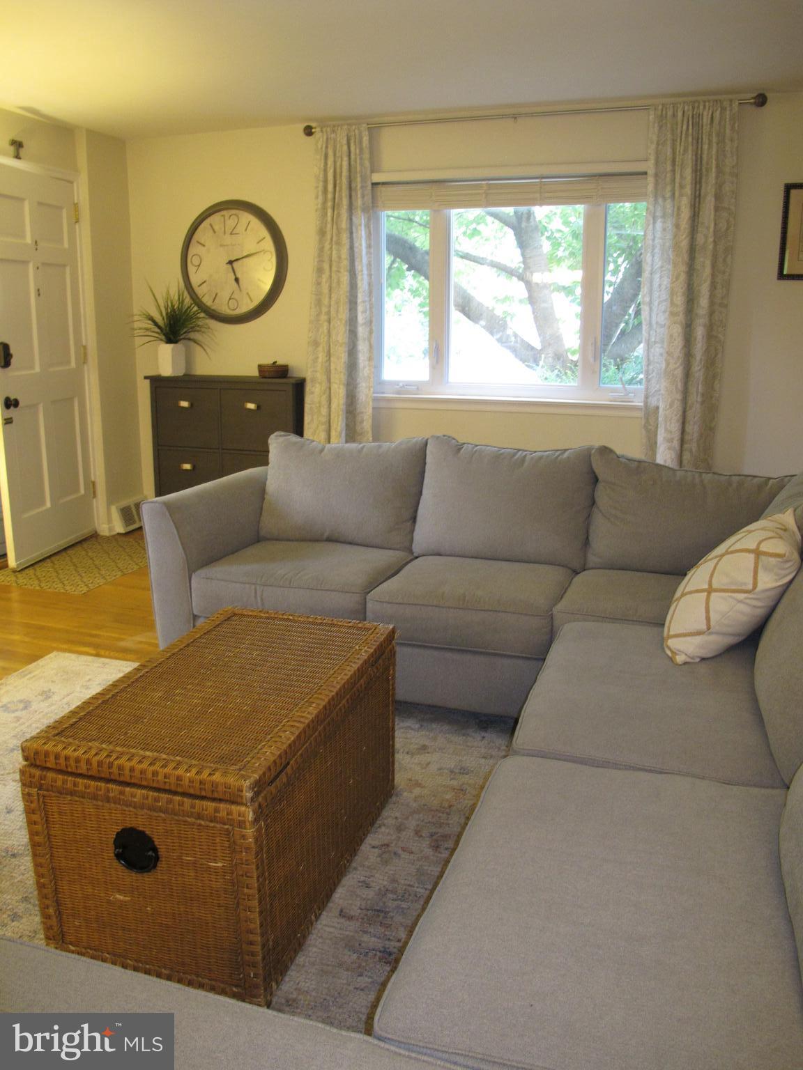 20 Steel Road Havertown, PA 19083 - Photo 11 of 43 Living Room