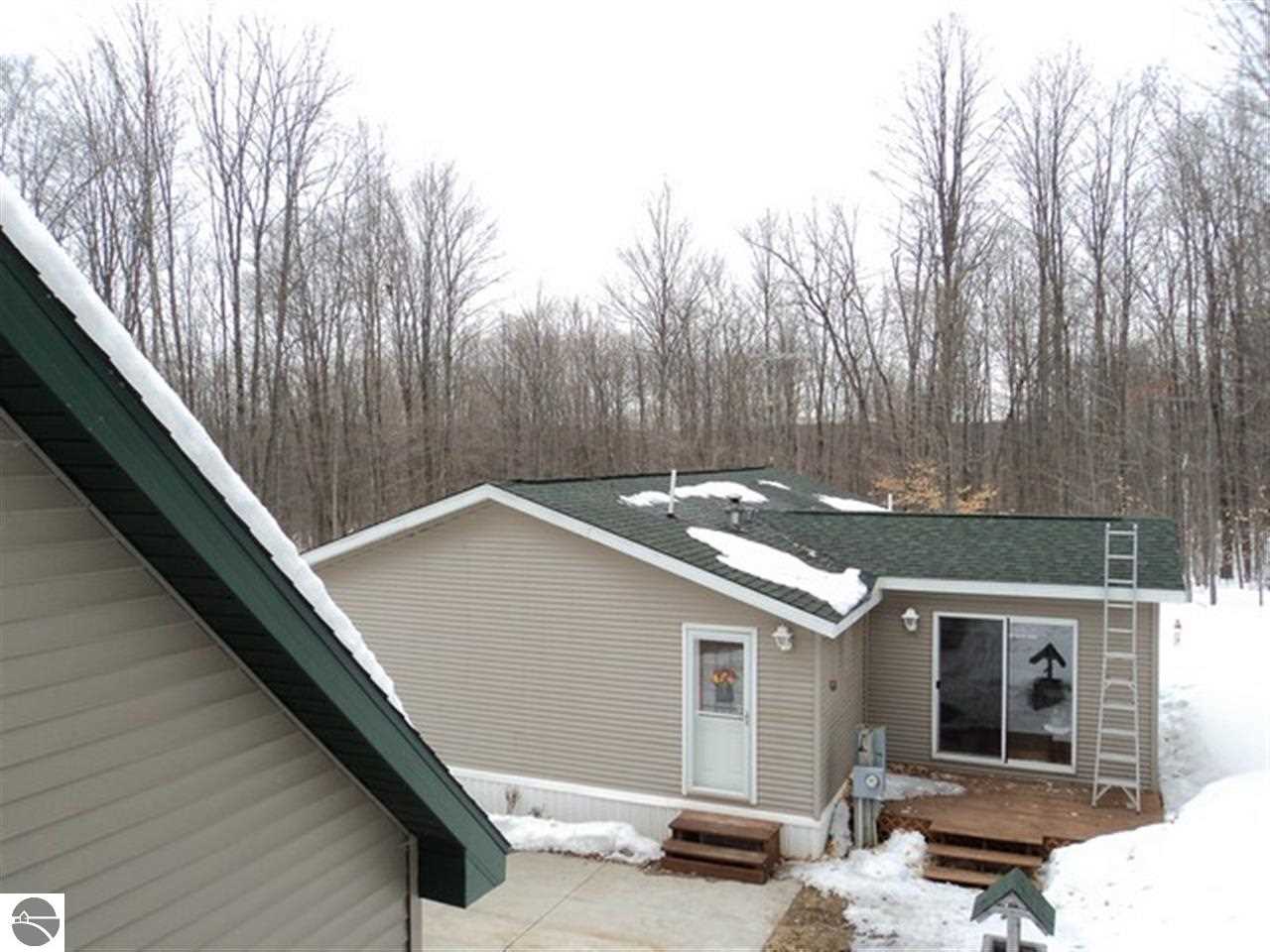 6530 Johnson Road Mancelona, MI 49659 - Photo 31 of 71 1782003-30.JPG