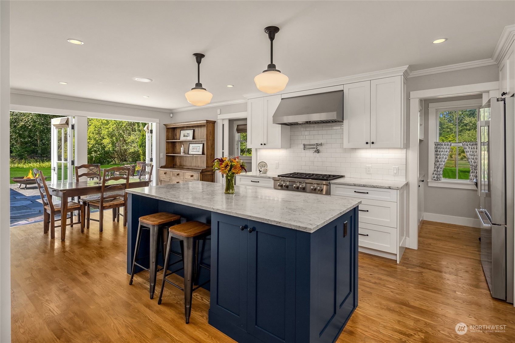 9936 Northeast Winther Road Bainbridge Island, WA 98110 - Photo 16 of 40 Gallery Image 16