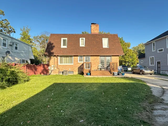 $259,000 | 918 North Linden Avenue, Waukegan, IL 60085