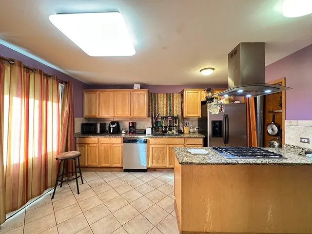 $259,000 | 918 North Linden Avenue, Waukegan, IL 60085