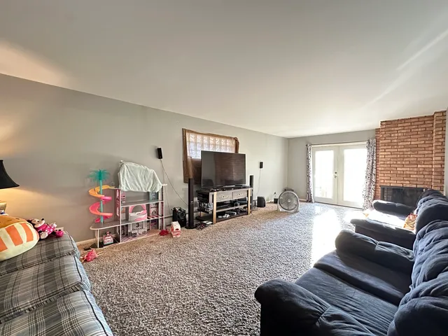 $259,000 | 918 North Linden Avenue, Waukegan, IL 60085