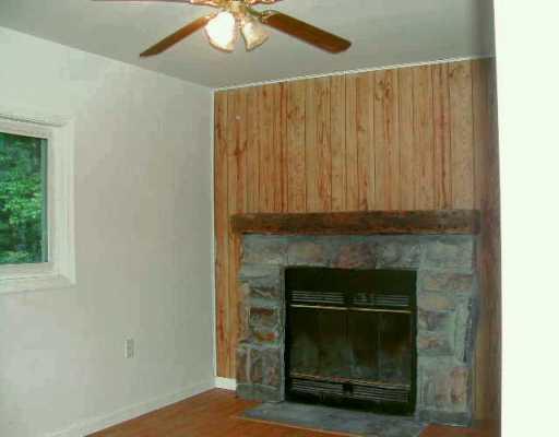 331 C Cummings Road Acme, PA 15610 - Photo 4 of 7 Living Room.