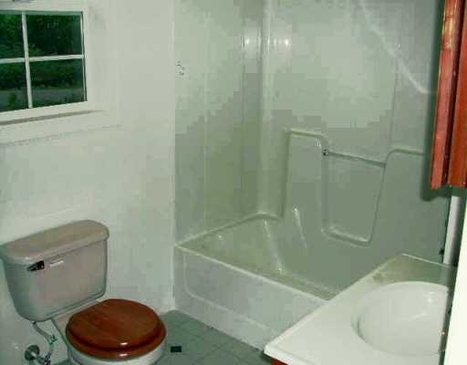 331 C Cummings Road Acme, PA 15610 - Photo 6 of 7 Master Bath/Spa.