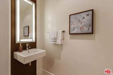 $625,000 | 6735 Yucca Street, Unit 101, Los Angeles, CA 90028