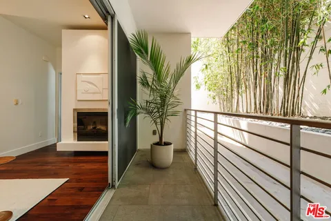 $625,000 | 6735 Yucca Street, Unit 101, Los Angeles, CA 90028