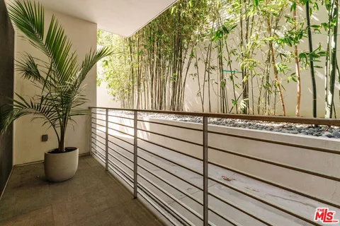 $625,000 | 6735 Yucca Street, Unit 101, Los Angeles, CA 90028