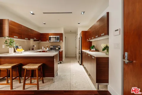 $625,000 | 6735 Yucca Street, Unit 101, Los Angeles, CA 90028