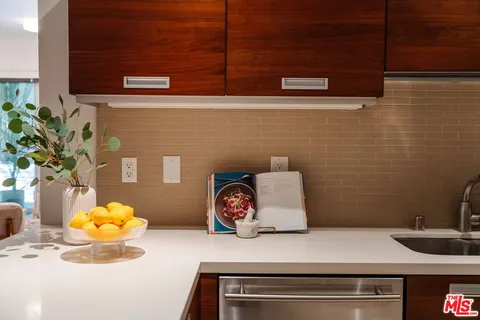 $625,000 | 6735 Yucca Street, Unit 101, Los Angeles, CA 90028
