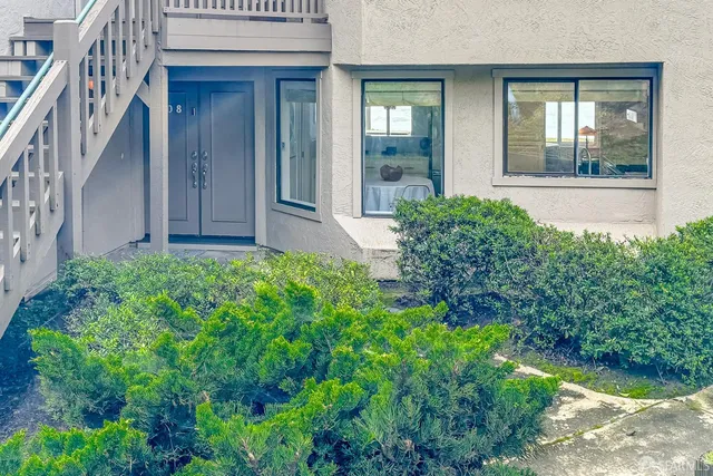 $950,000 | 208 Palmetto Avenue, Pacifica, CA 94044