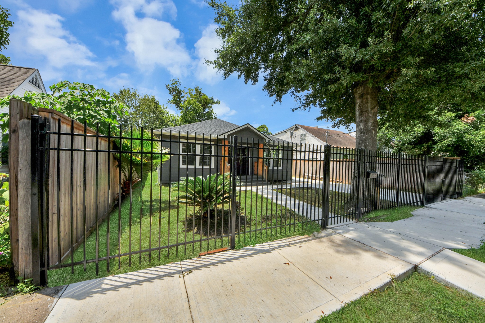 7010 Kernel Street Houston, TX 77087 - Photo 1 of 39