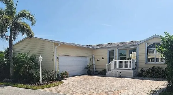 $425,000 | 113 East Harbor Drive, Vero Beach, FL 32960