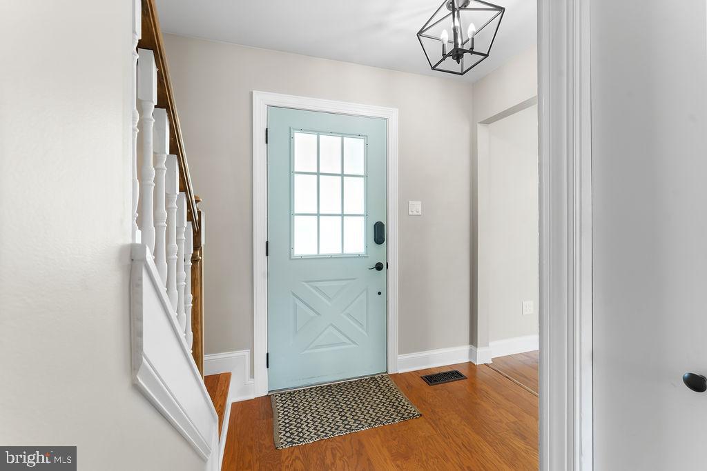 17429 Gallagher Way Olney, MD 20832 - Photo 10 of 30