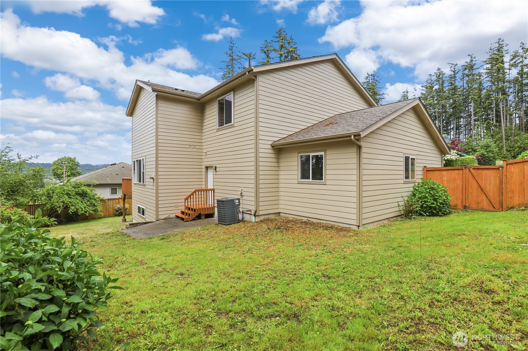 1963 Northwest Rampart Ridge Court Bremerton, WA 98311 - Photo 36 of 40