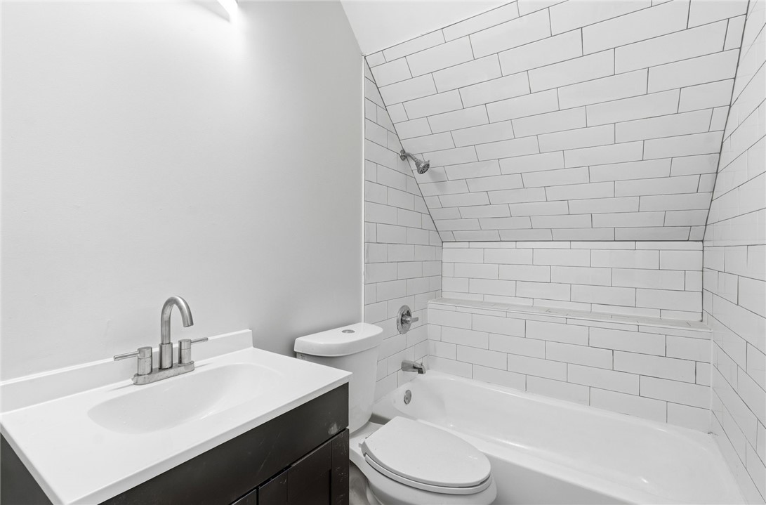 35 Lawrence Street Providence, RI 02909 - Photo 20 of 32