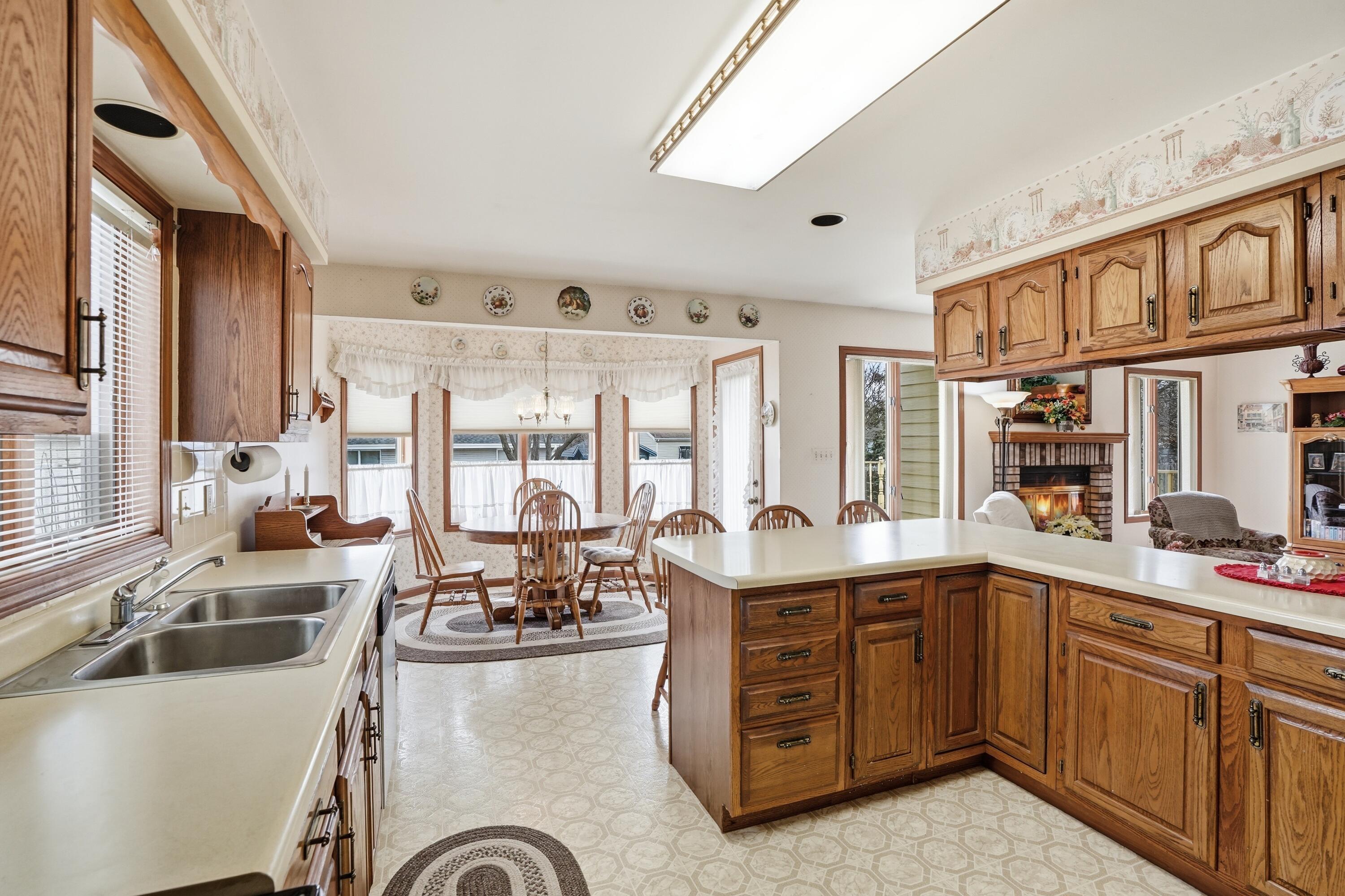 740 Meadow Lane Crown Point, IN 46307 - Photo 12 of 24 3000x1999