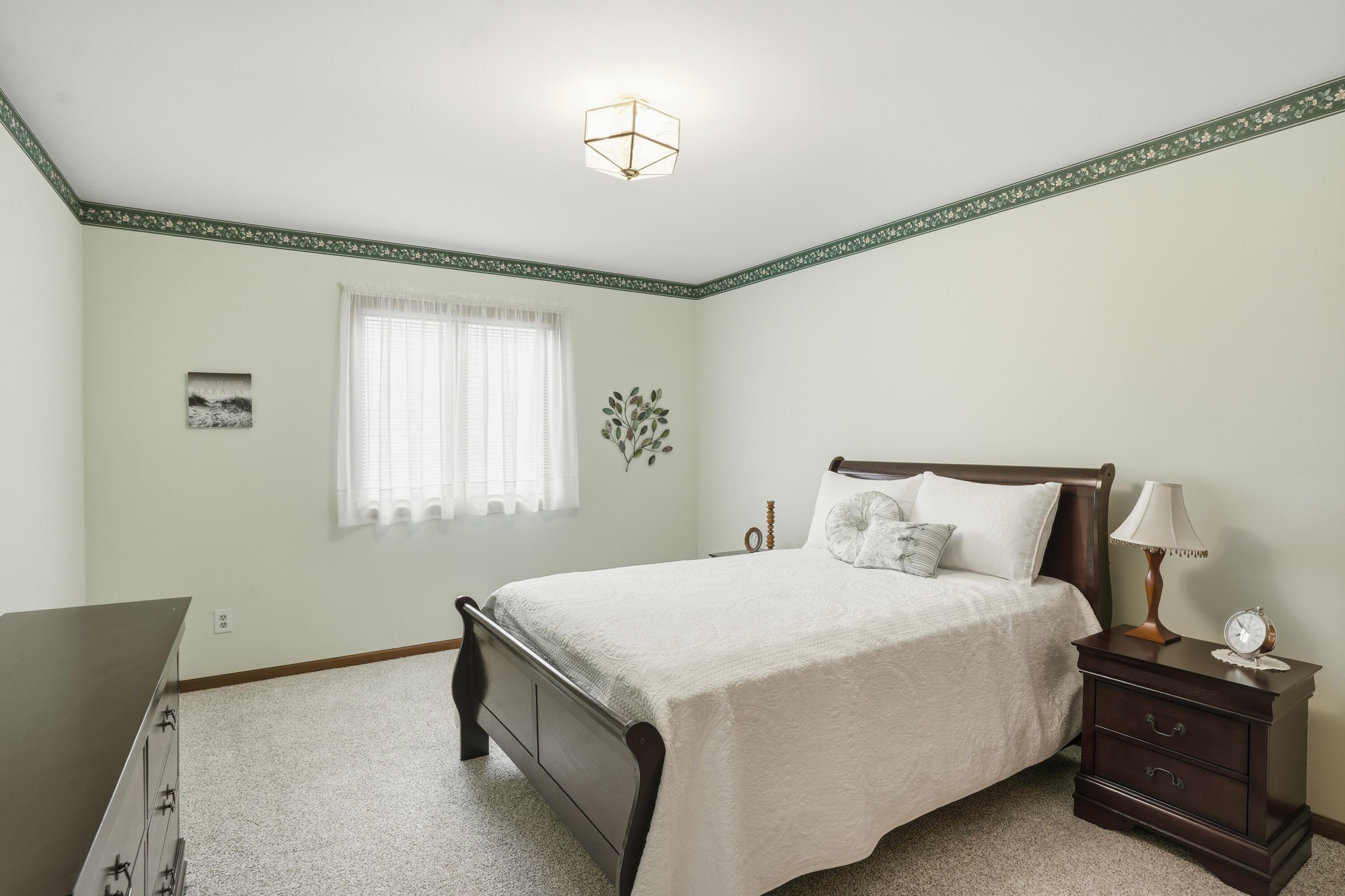 740 Meadow Lane Crown Point, IN 46307 - Photo 18 of 24 3000x1999