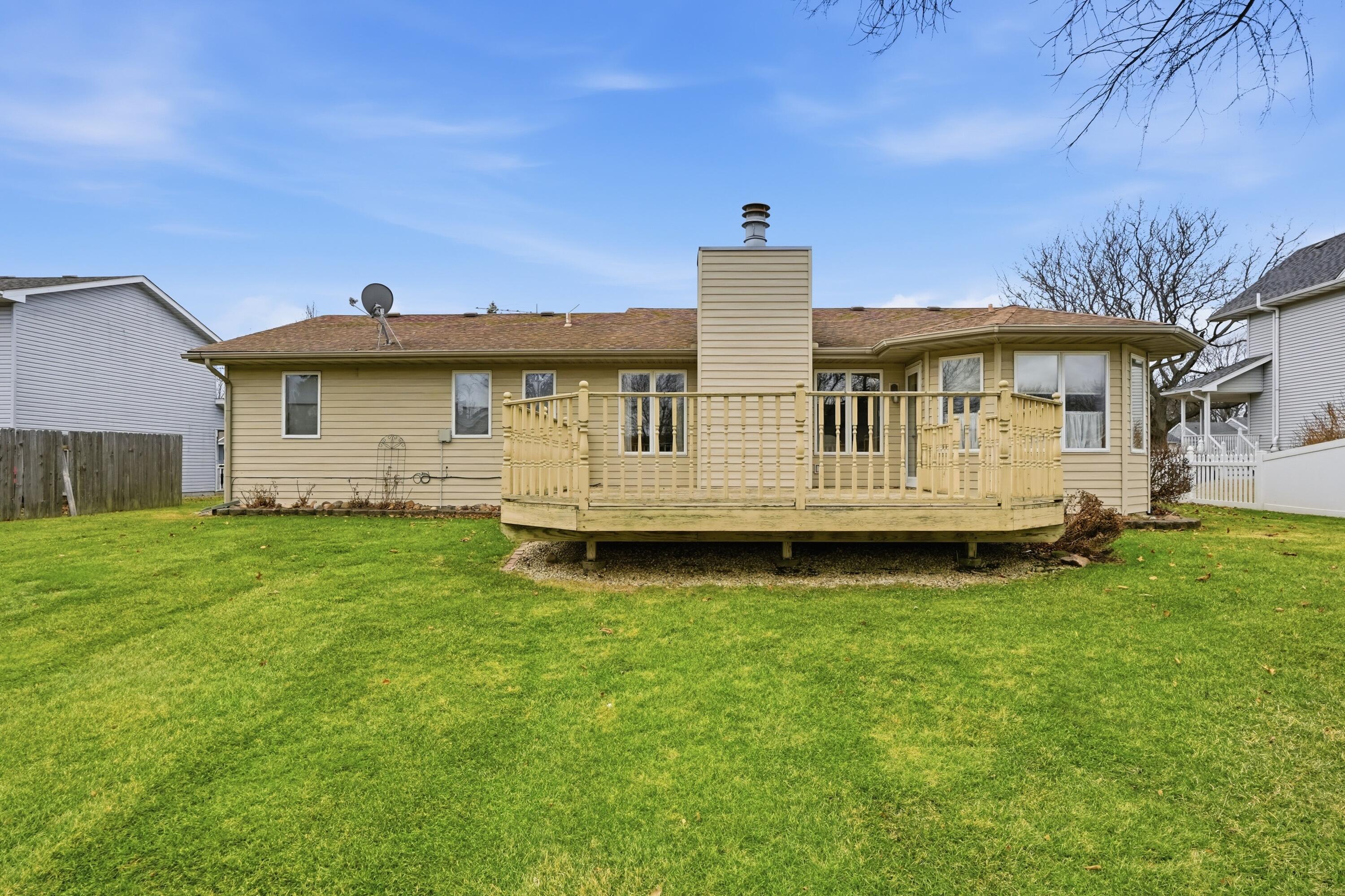 740 Meadow Lane Crown Point, IN 46307 - Photo 21 of 24 3000x1999
