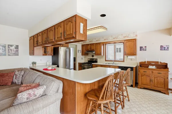 $324,900 | 740 Meadow Lane, Crown Point, IN 46307