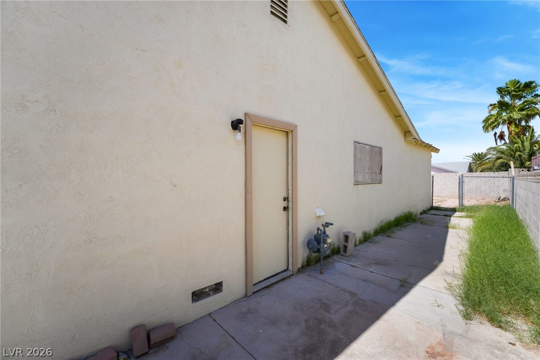 2102 East Russell Road Las Vegas, NV 89119 - Photo 33 of 35