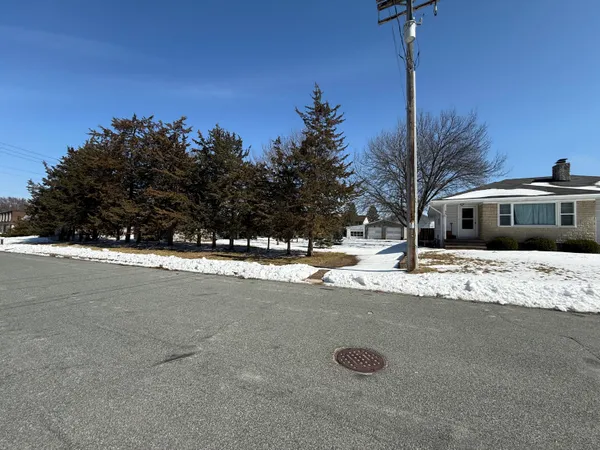 $299,000 | 923 11th Avenue South, Onalaska, WI 54650