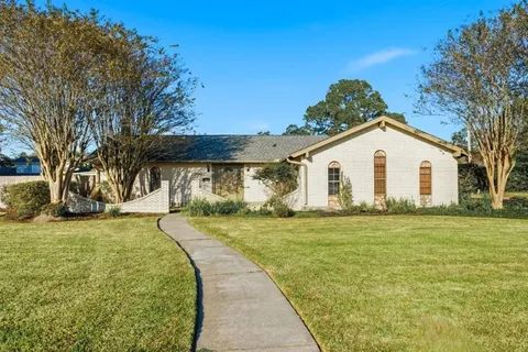 $255,000 | 1300 Westmoreland Street, Lake Charles, LA 70605