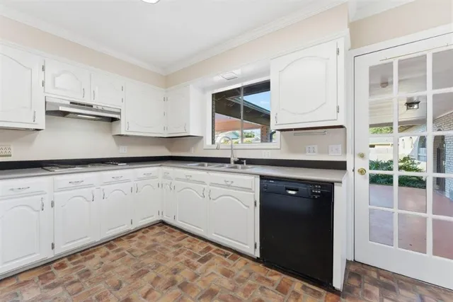 $255,000 | 1300 Westmoreland Street, Lake Charles, LA 70605