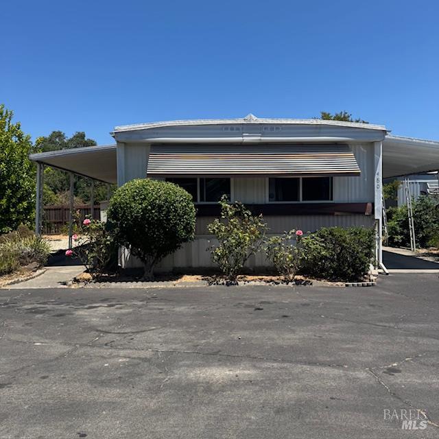 480 Colonial Park Drive Santa Rosa, CA 95403 - Photo 2 of 11 front view of a house with a yard