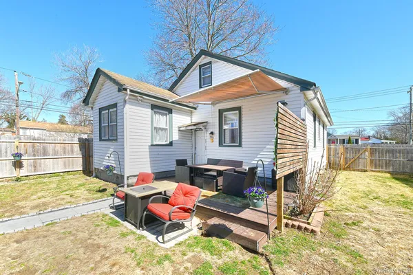 $509,500 | 50 South Evergreen Drive, Selden, NY 11784