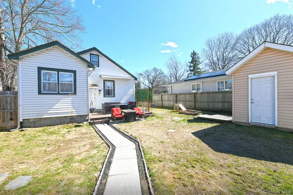 $509,500 | 50 South Evergreen Drive, Selden, NY 11784