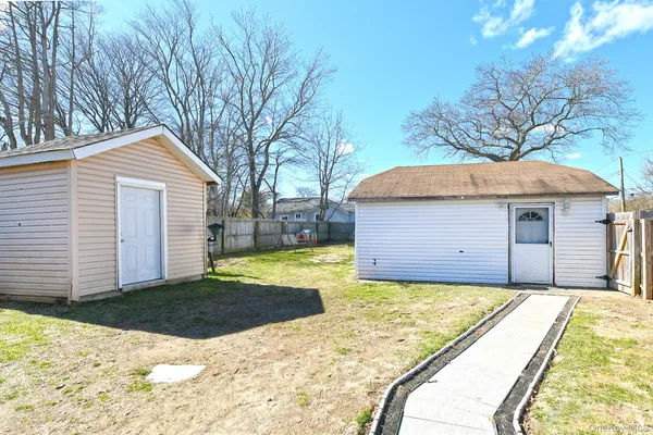 $509,500 | 50 South Evergreen Drive, Selden, NY 11784