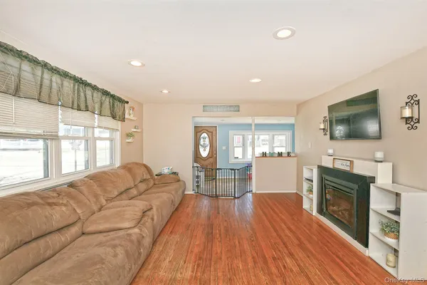 $509,500 | 50 South Evergreen Drive, Selden, NY 11784