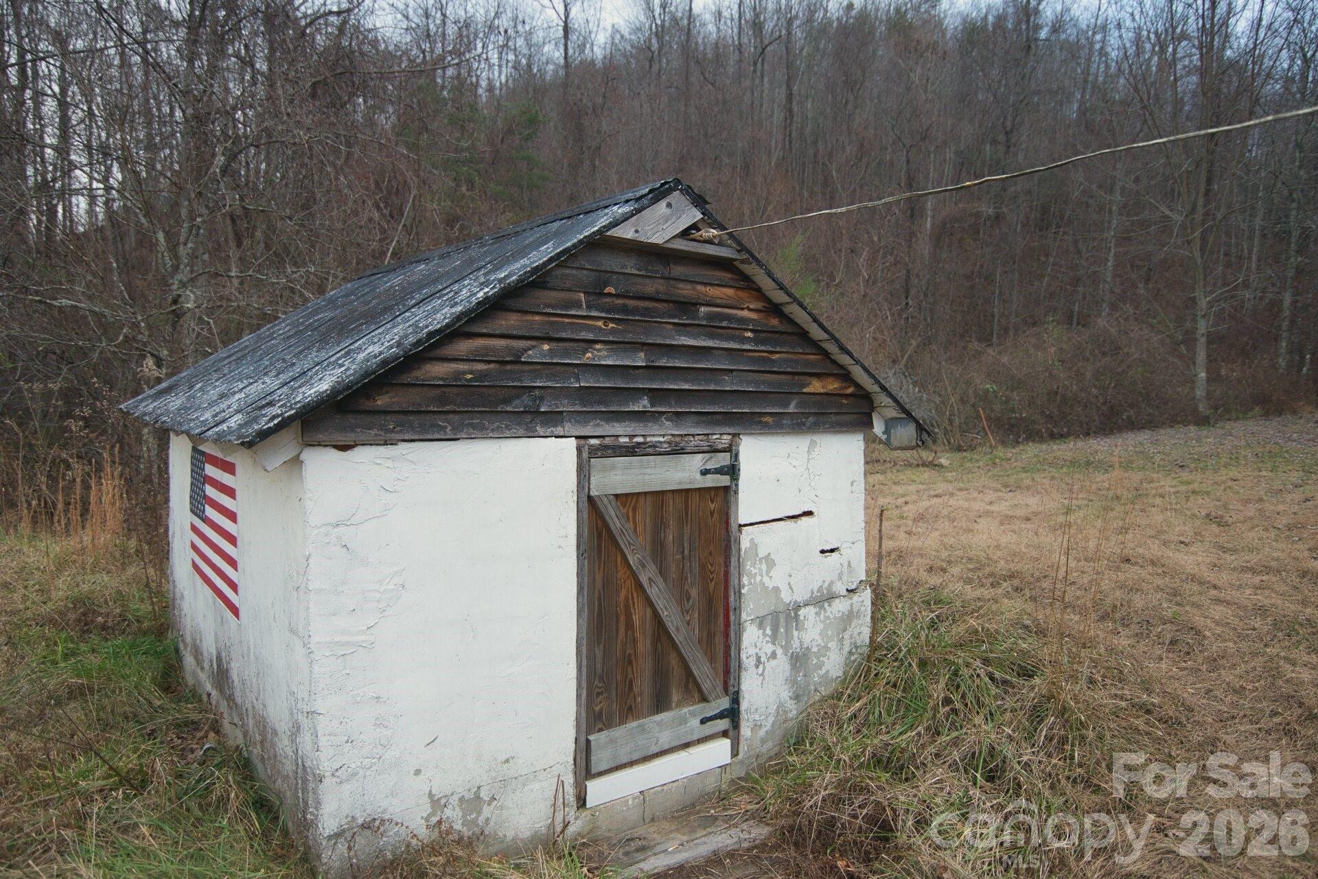 5712 Holbert Cove Road Saluda, NC 28773 - Photo 8 of 17 a view of a small space