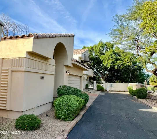 $559,900 | 7240 North Dreamy Draw Drive, Unit 114, Phoenix, AZ 85020