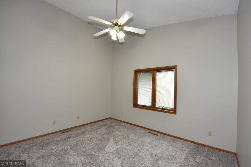 1719 Lakeview Drive Southwest Rochester, MN 55902 - Photo 12 of 19