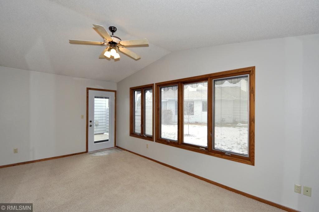 1719 Lakeview Drive Southwest Rochester, MN 55902 - Photo 8 of 19