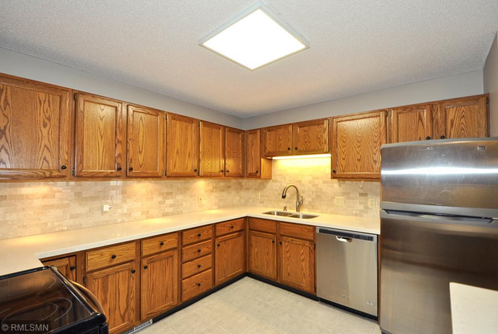 1719 Lakeview Drive Southwest Rochester, MN 55902 - Photo 10 of 19